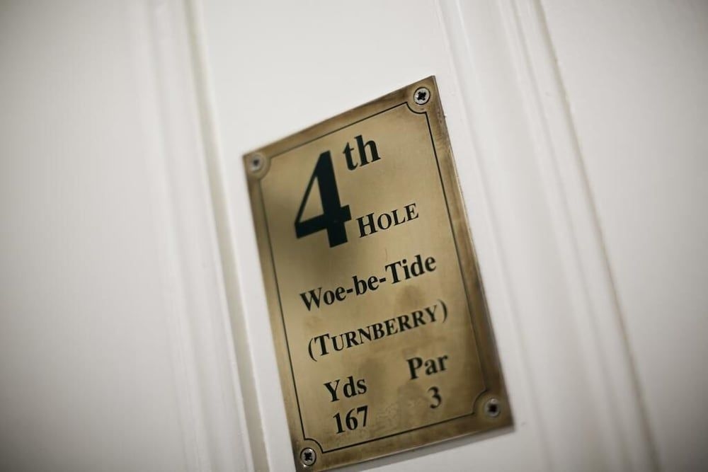 Cults Hotel4