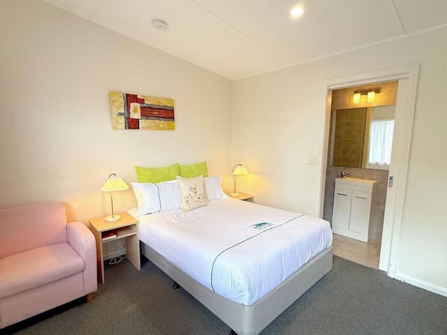 Standard Queen Room
