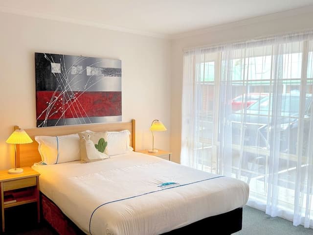 Standard Queen Room