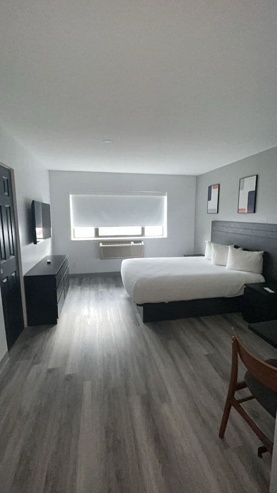 Room, Queen, Non Smoking, Kitchenette