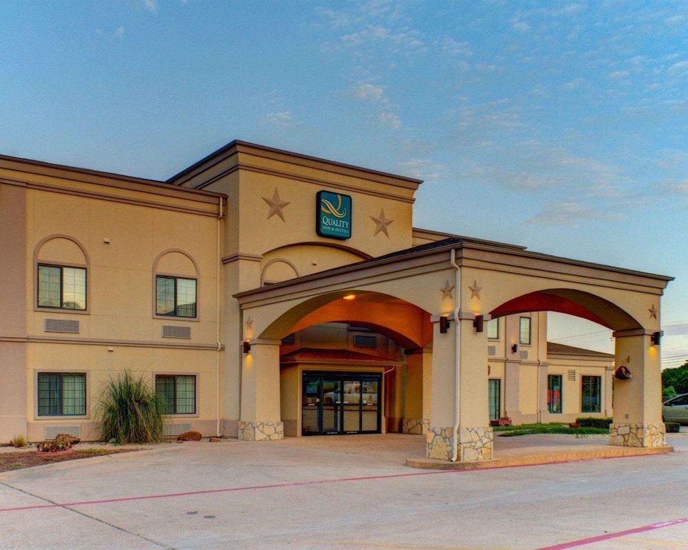 Quality Inn & Suites - Glen Rose0