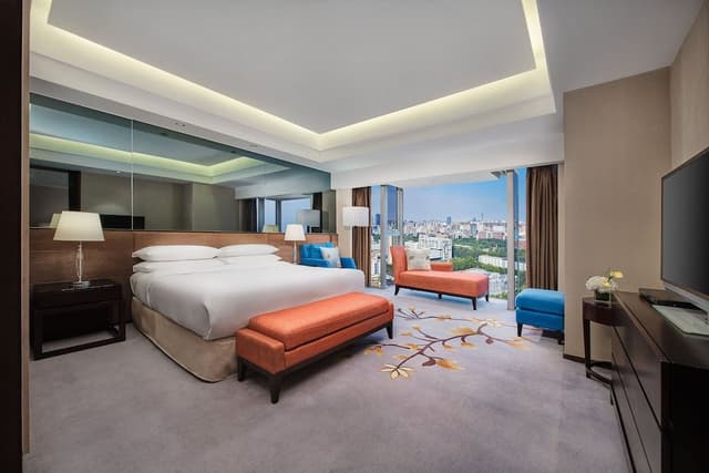 Suite, 1 Bedroom, Club Lounge Access (Living)