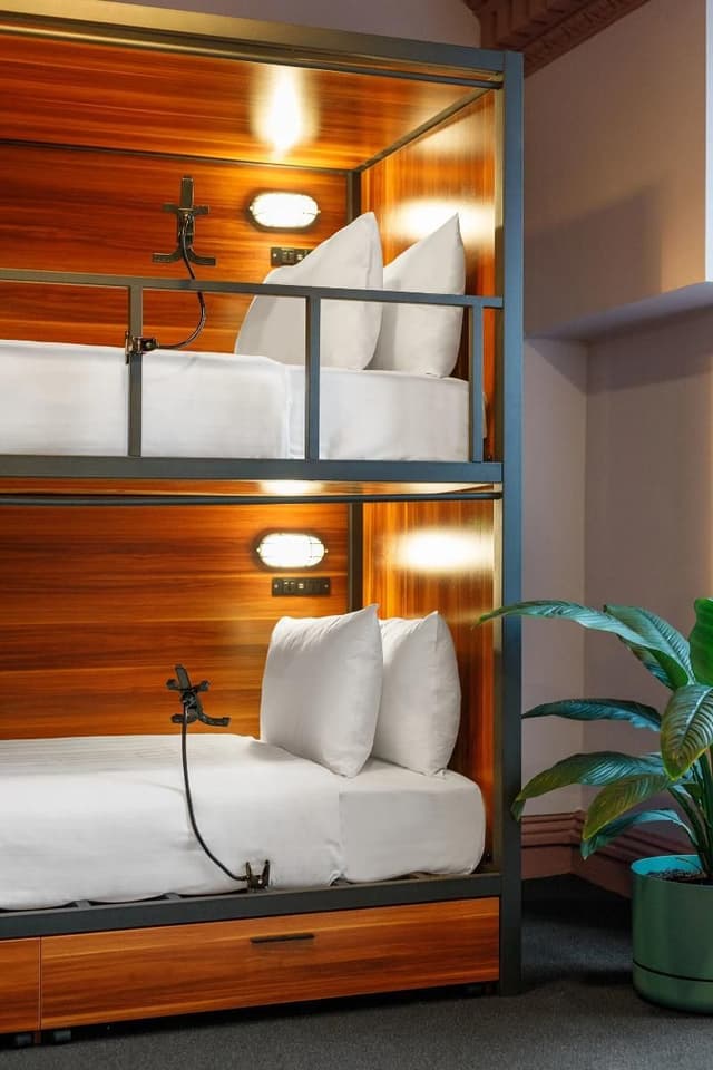 8 Bed Mixed Community Dorm
