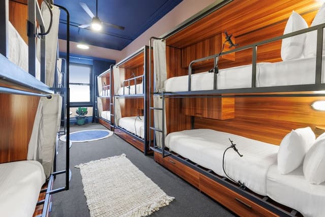 12 Bed Mixed Community Dorm