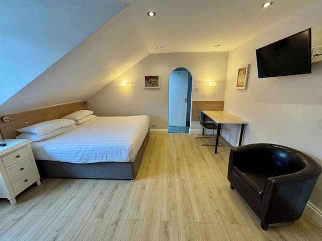 Family Room (4 Adults)