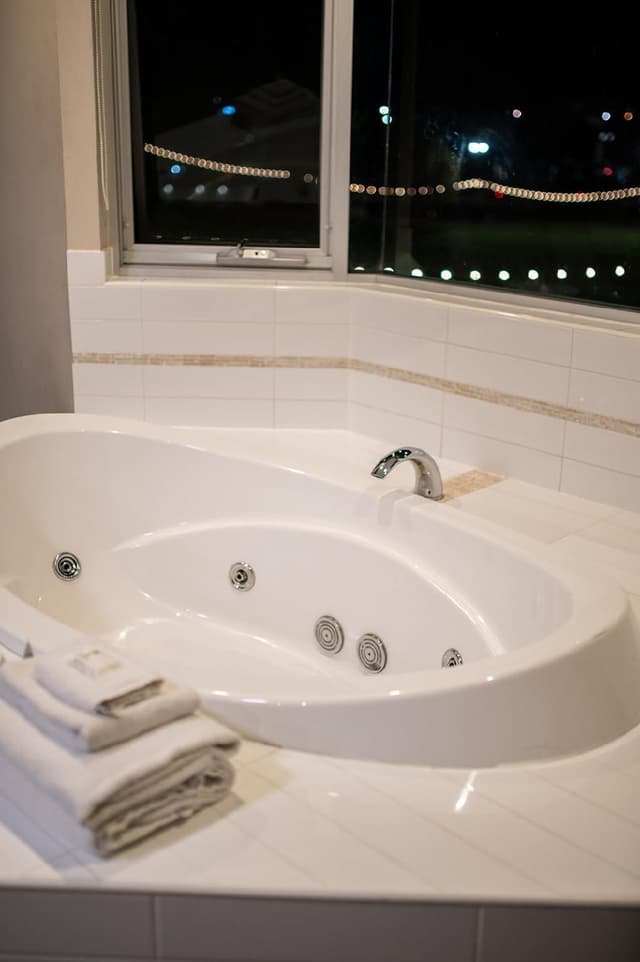 Deluxe Spa Suite