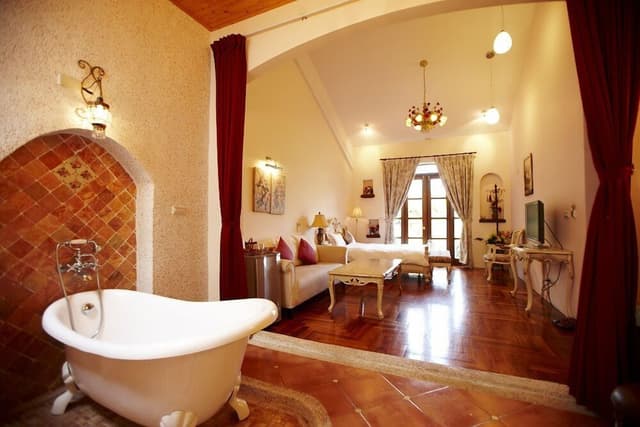 Grand Penthouse, 1 Double Bed, Park View, Garden Area