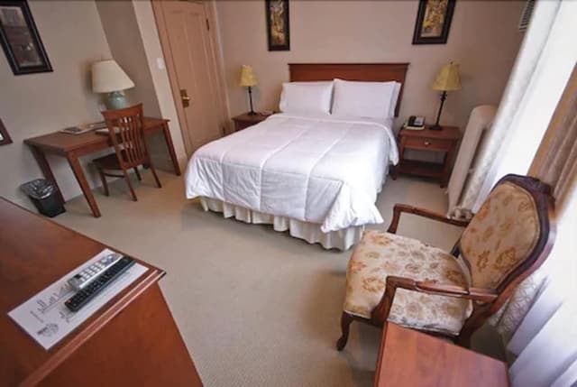 Traditional Room, 1 Queen Bed