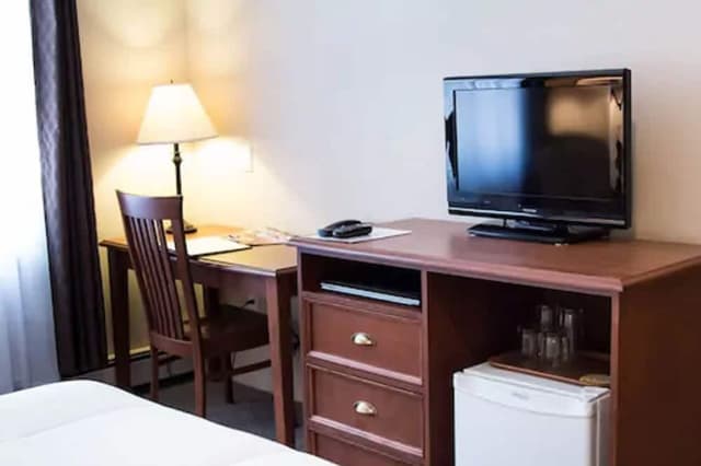 Standard Room, 2 Double Beds and Futon