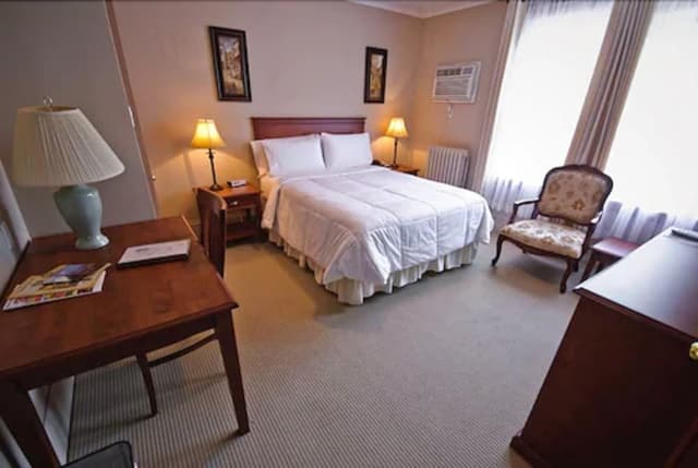 Traditional Room, 1 Queen Bed