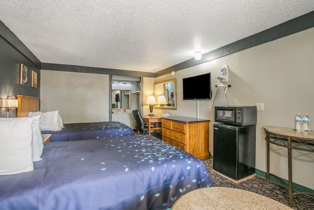 Room, 2 Double Beds, Non Smoking (Microwave and Fridge in-room)