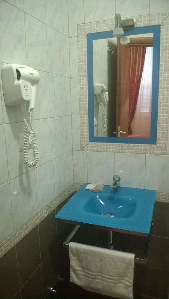 Standard Double or Twin Room, Private Bathroom