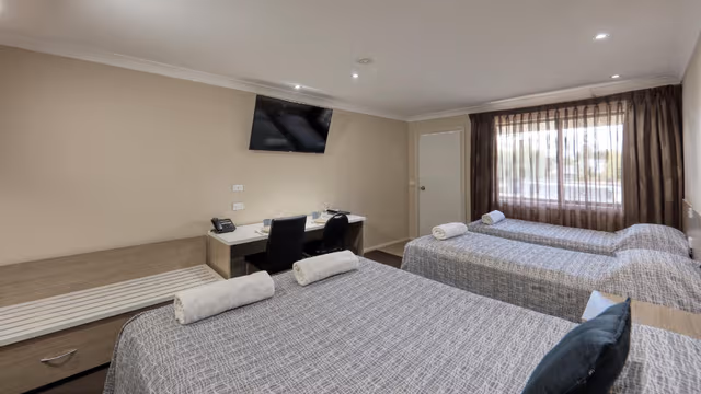 Deluxe Family Room