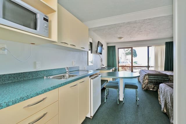 1 Bedroom Unit Upstairs - Ocean View