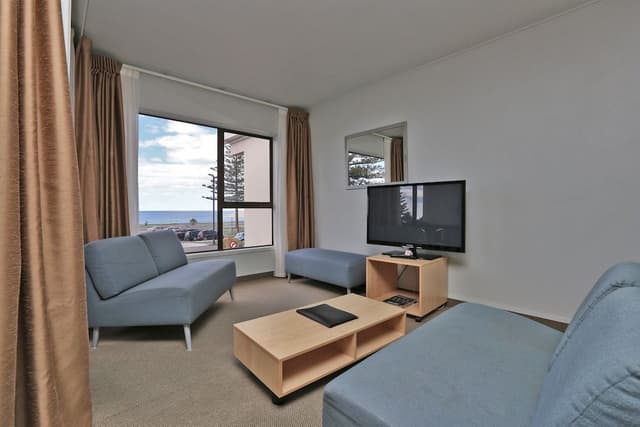 1 Bedroom Unit Upstairs - Ocean View