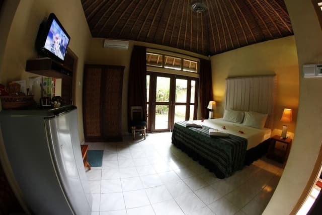 Bungalow, Garden View