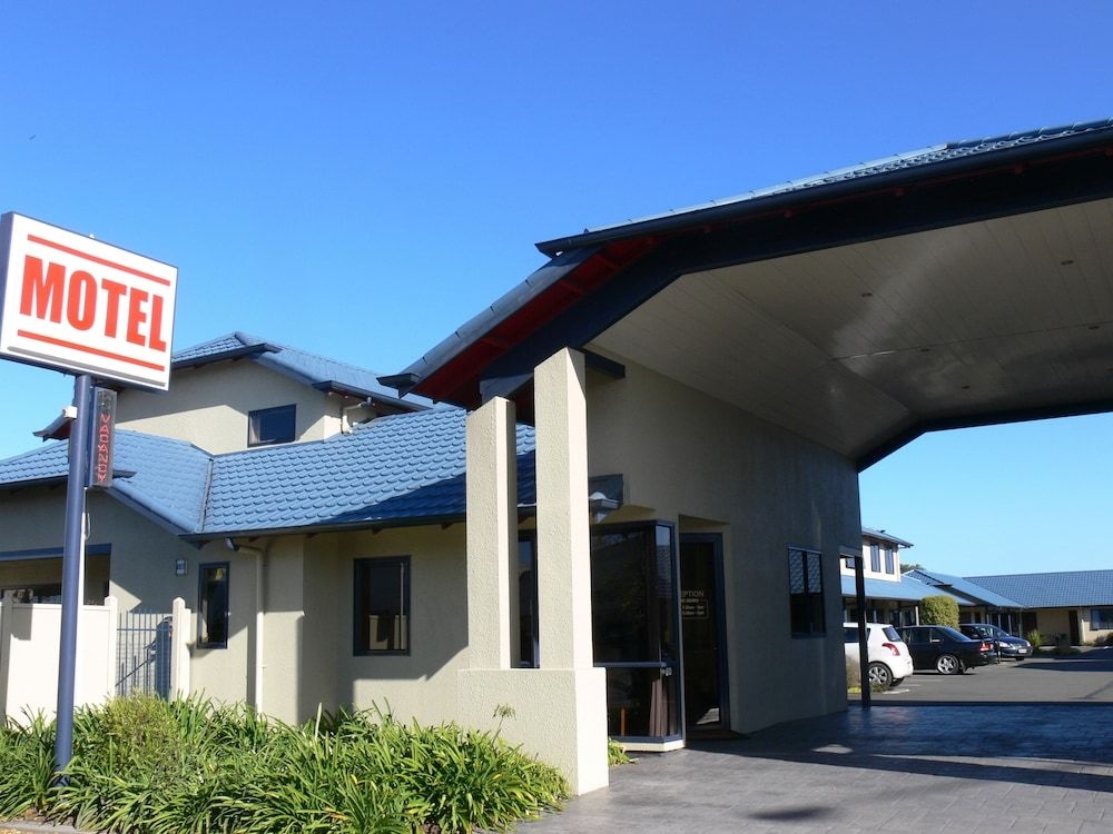 Claremonte Motor Lodge0