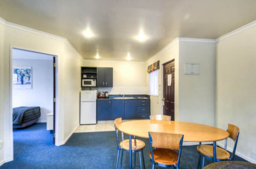 Claremonte Motor Lodge1