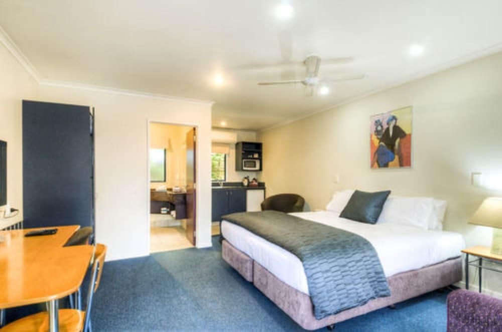 Claremonte Motor Lodge3