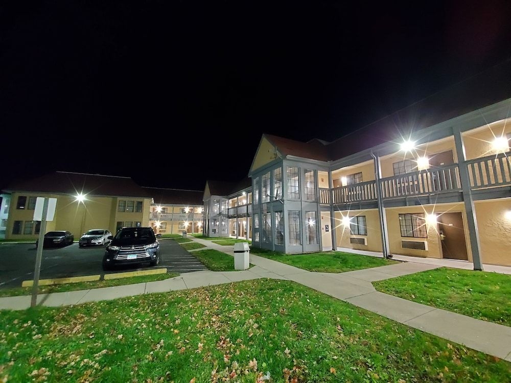 Travel Inn Motel2