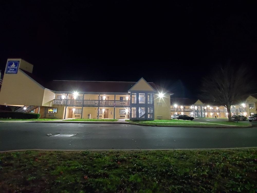 Travel Inn Motel0