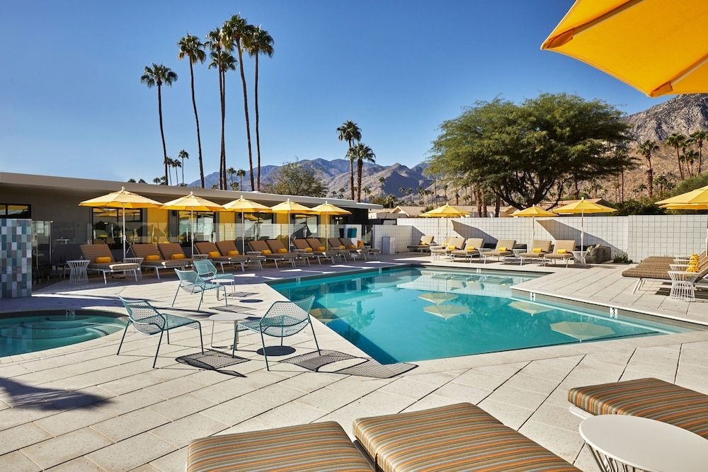 Twin Palms Resort2