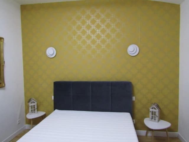 Economy Room