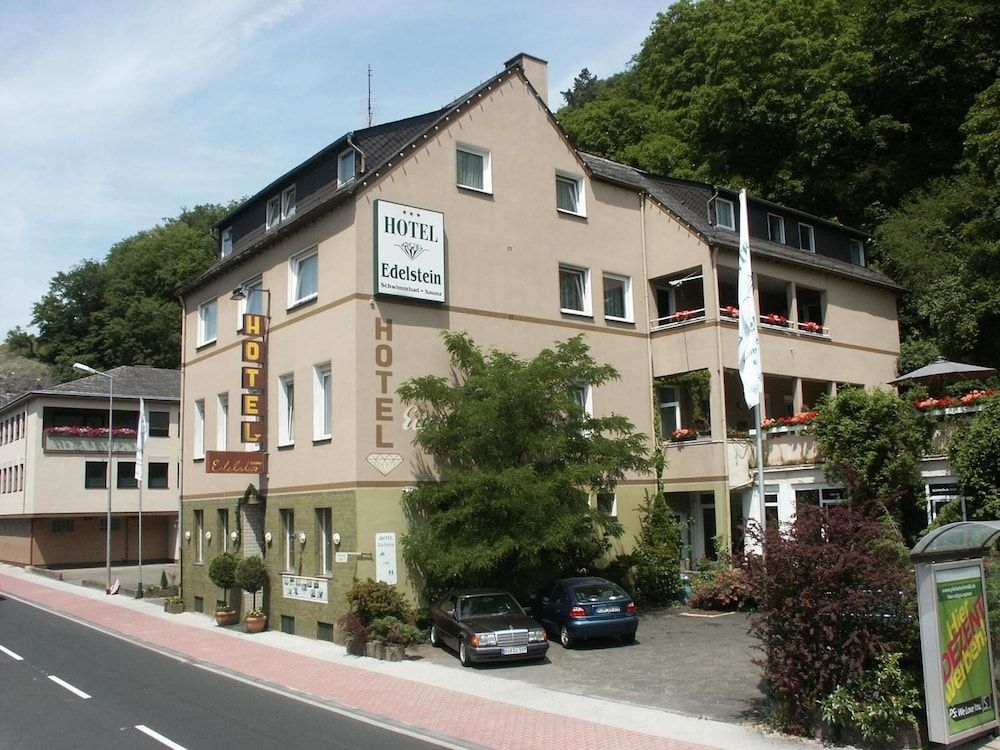 Edelstein Hotel1