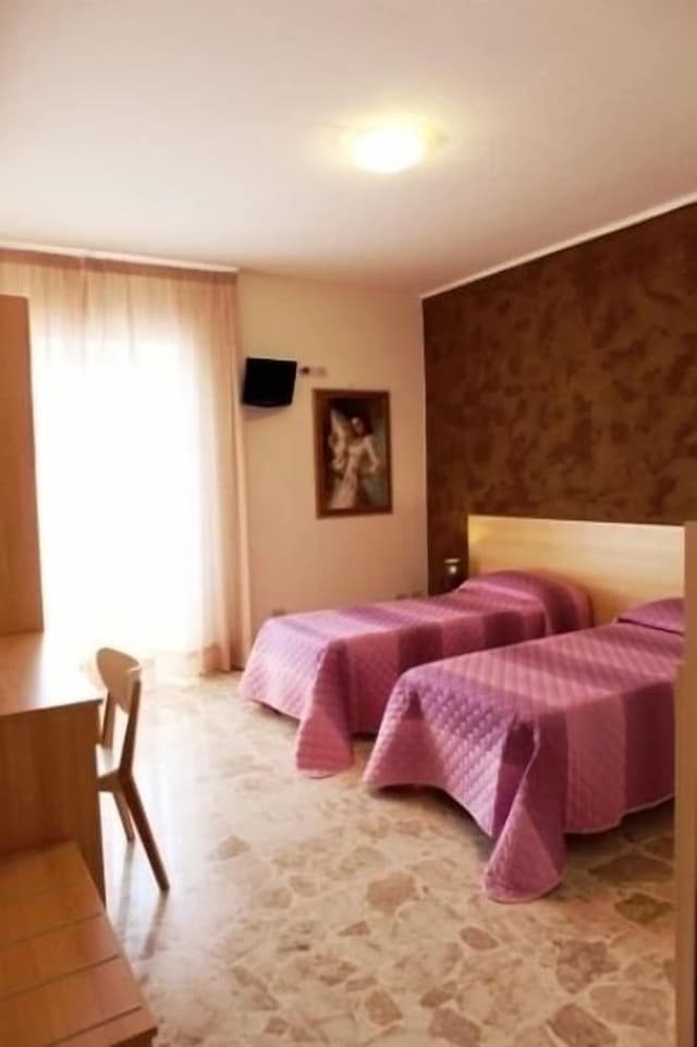 Triple Room, Private Bathroom (External)