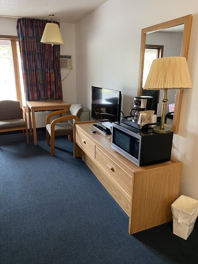 Standard Room, 1 Queen Bed