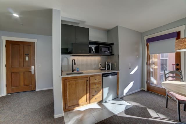 Standard Suite, 1 King Bed with Sofa bed