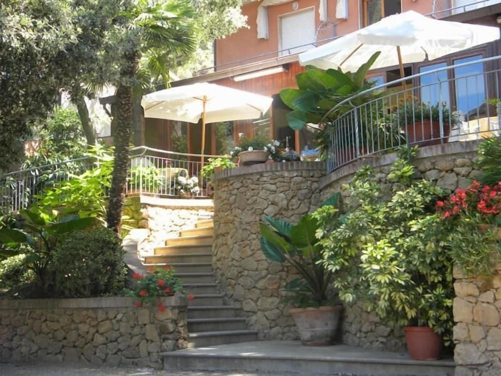 Hotel Rosa Del Tirreno1