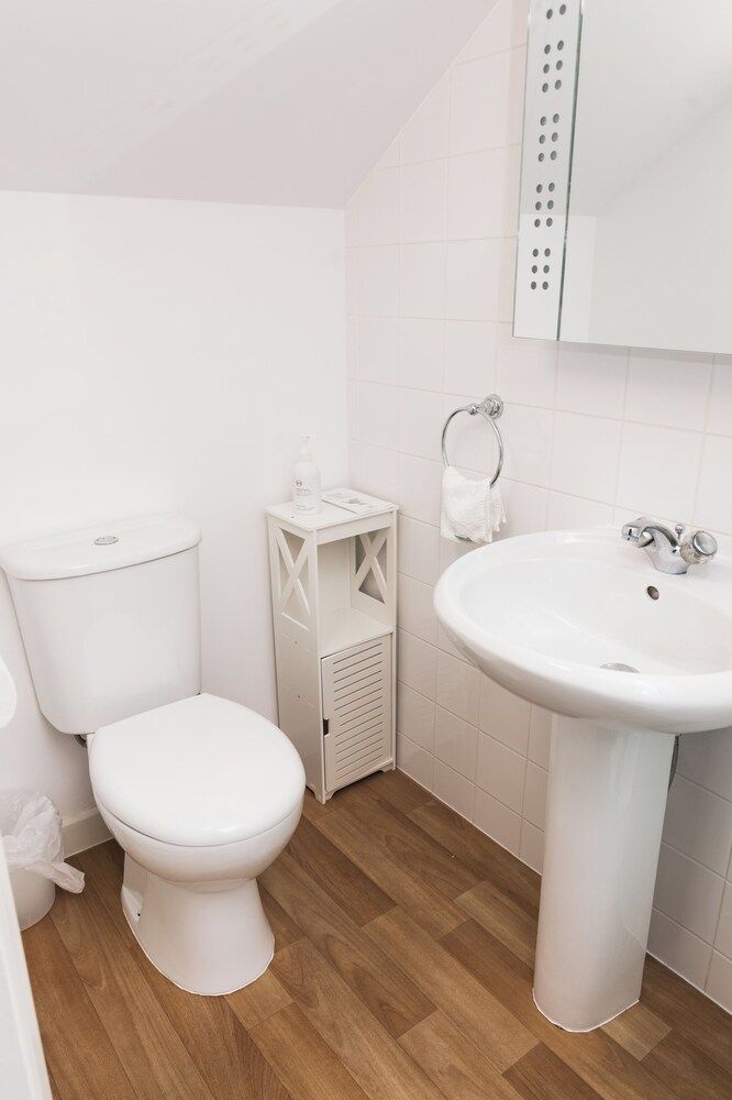 Denecrest Guest House2