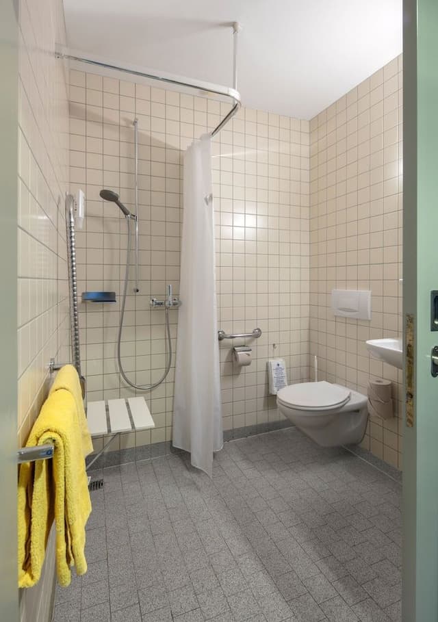 Single Room, Private Bathroom