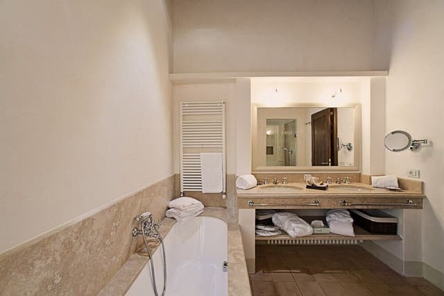 Junior Studio Suite
