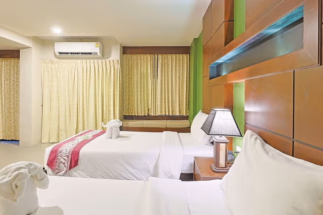 Deluxe Room, Bathtub