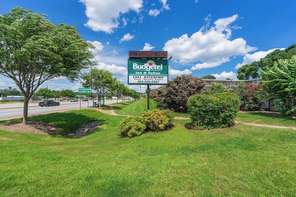 Budgetel Inn and Suites Cartersville4