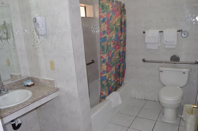 Comfort Room, 1 King Bed, Non Smoking