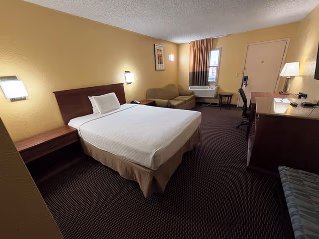 Standard Room, 1 Queen Bed, Non Smoking