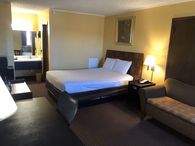 Standard Room, 1 Queen Bed, Non Smoking