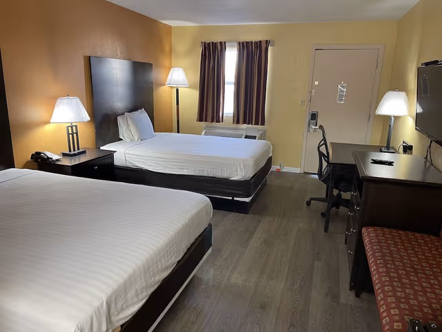 Standard Room, 2 Queen Beds, Non Smoking
