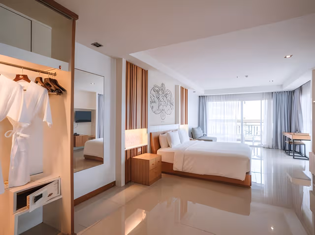 North Wing Suite High Floor