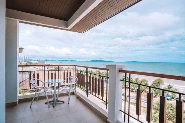 North Wing Suite High Floor