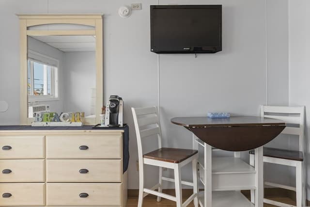 Two Double Room with Jetted Tub & Kitchenette