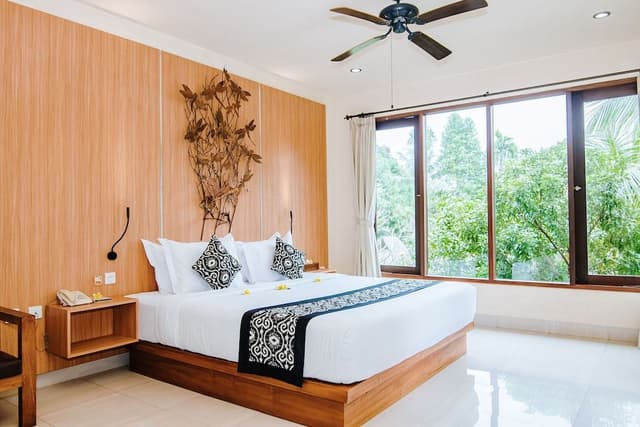 Valley Suite with Balcony