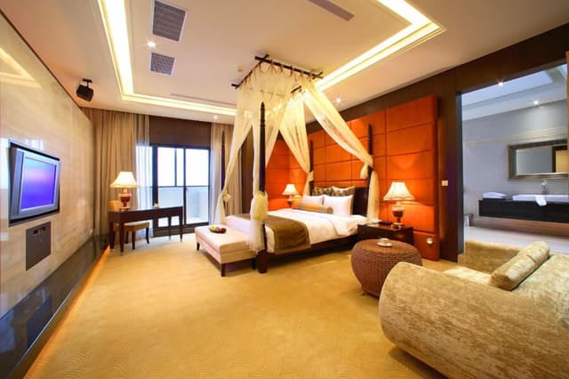 Queen Suite