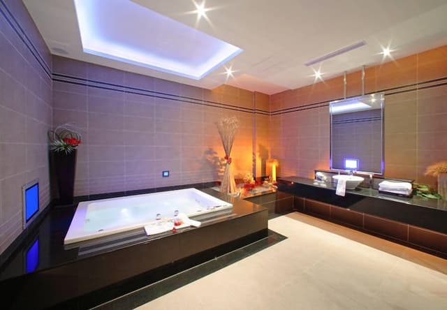 King Suite