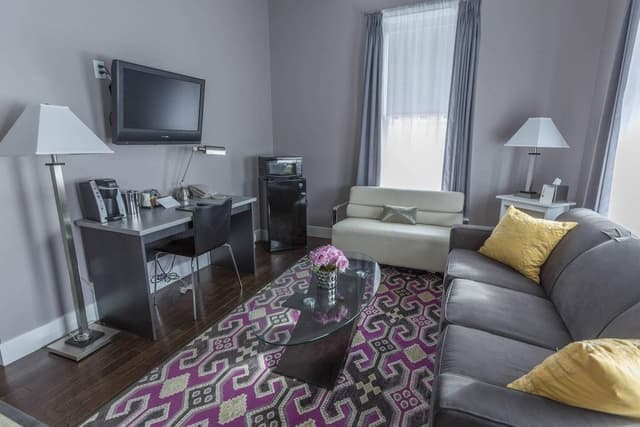 Suite, 1 King Bed with Sofa bed, Non Smoking (2 Person Sofabed)