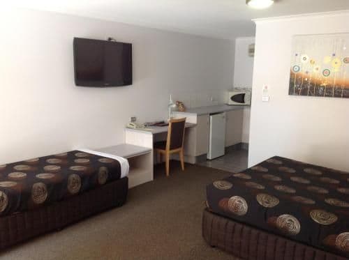 Twin Motel Unit