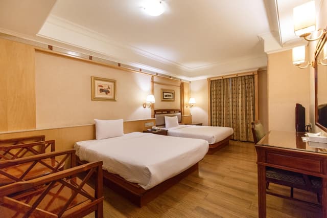 Deluxe Family Room
